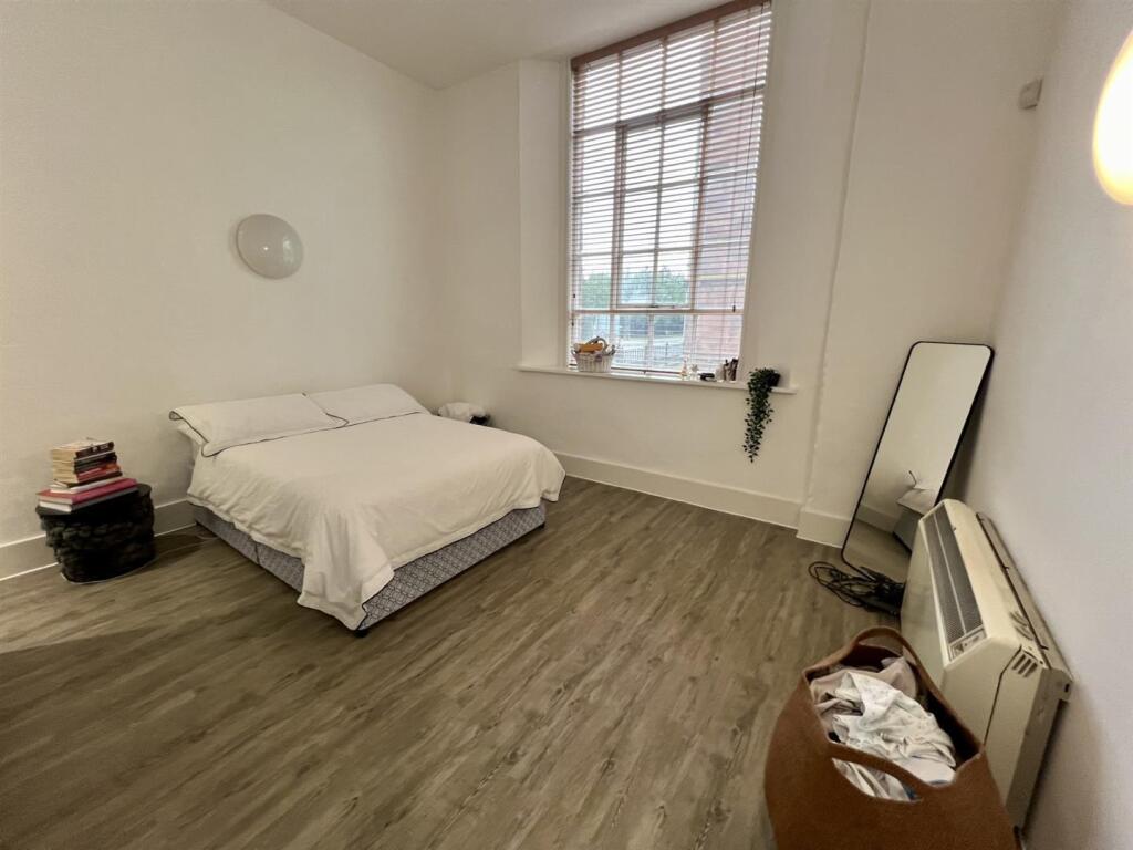 Apartment in Liverpool, Everton - More