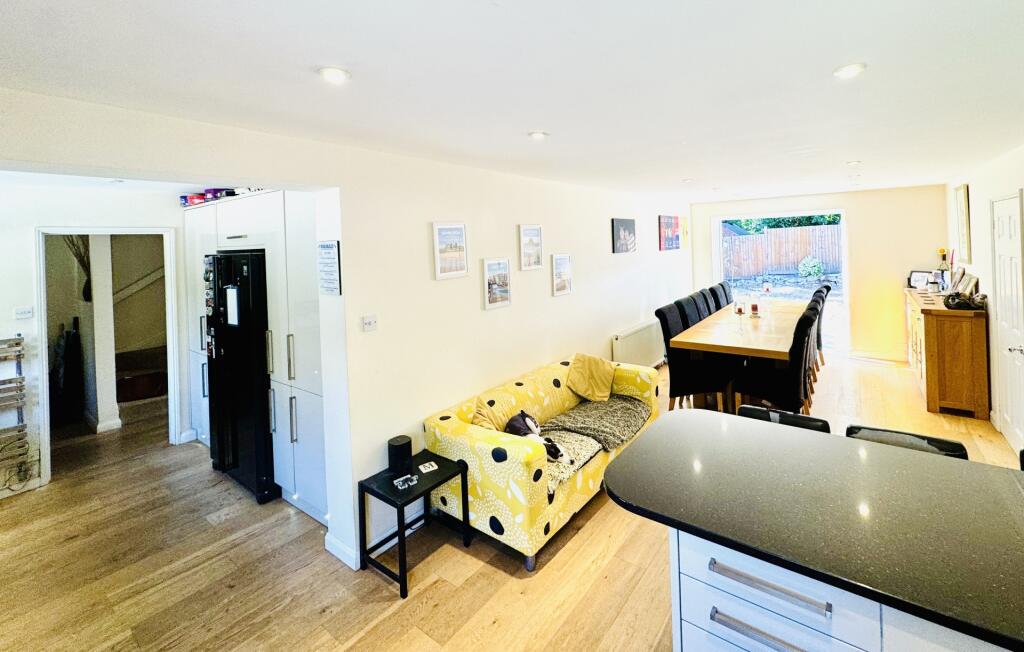 House in Hart, Hartley Wintney - View 4