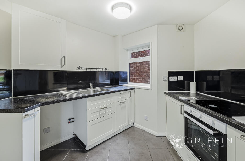 Archers Court, Arisdale Avenue, South Ockendon, RM15 photo 4