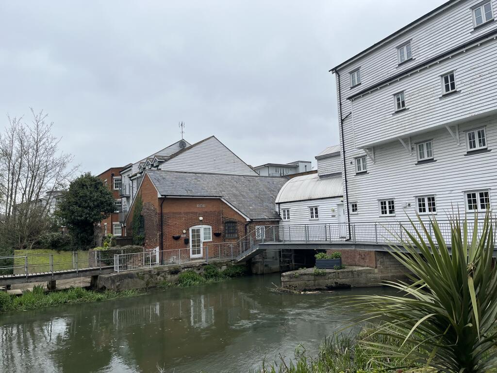 Apartment in Canterbury, Kent - View 2