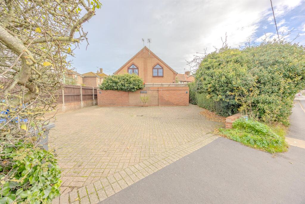 Main image of property: Ewen Close, Reydon, Southwold
