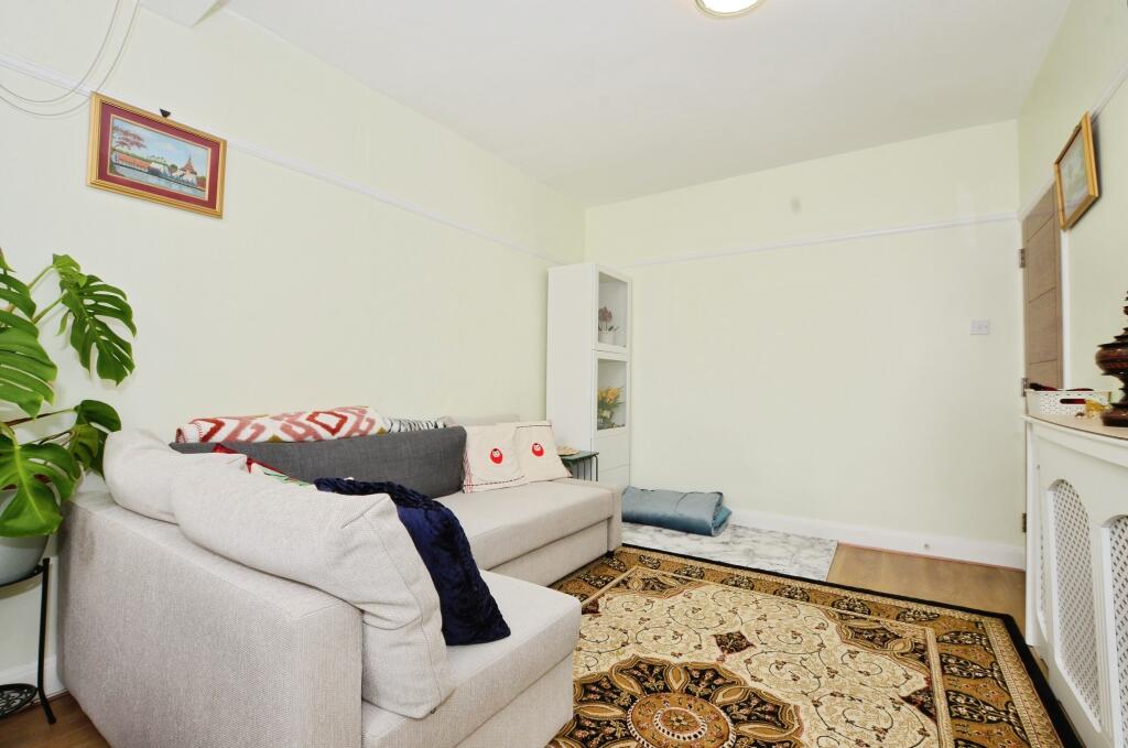 House in London - View 3