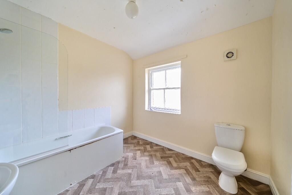 House in West Tanfield, North Yorkshire - More