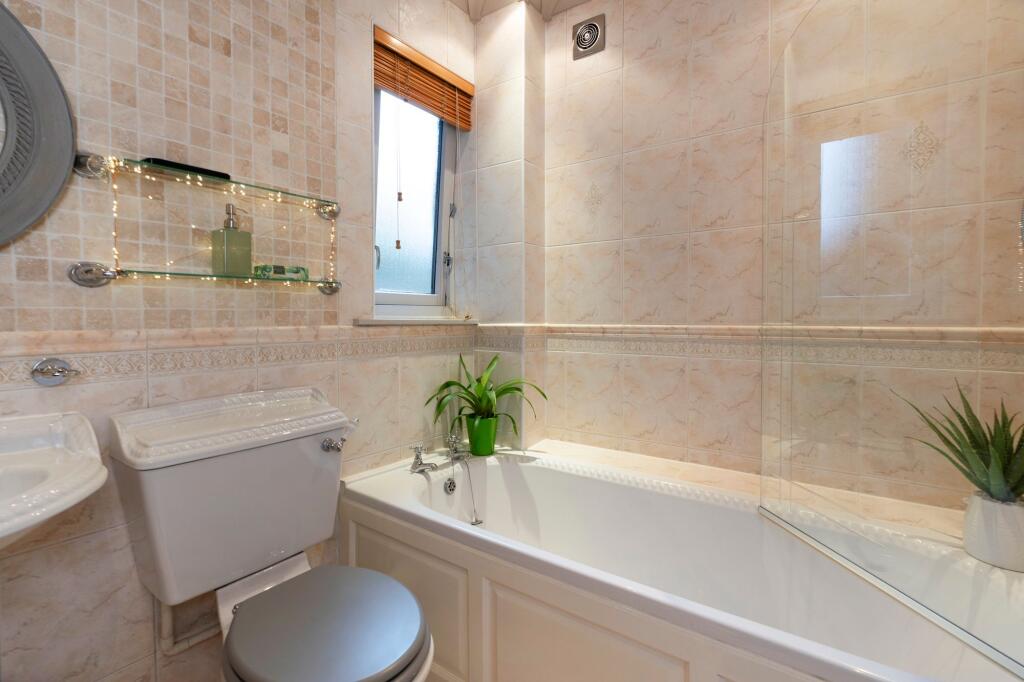 Apartment in Edinburgh - View 4