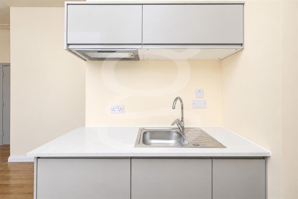 Apartment in London - View 4