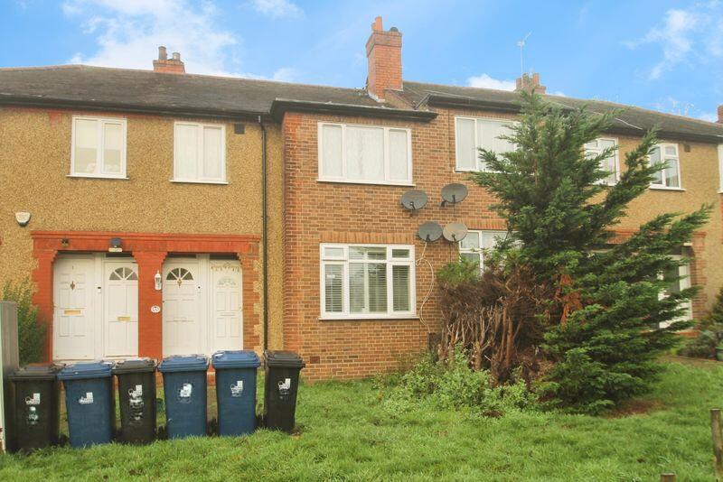 1-bed flat on Morton Court, Whitton Avenue West, Northolt, £280,000
