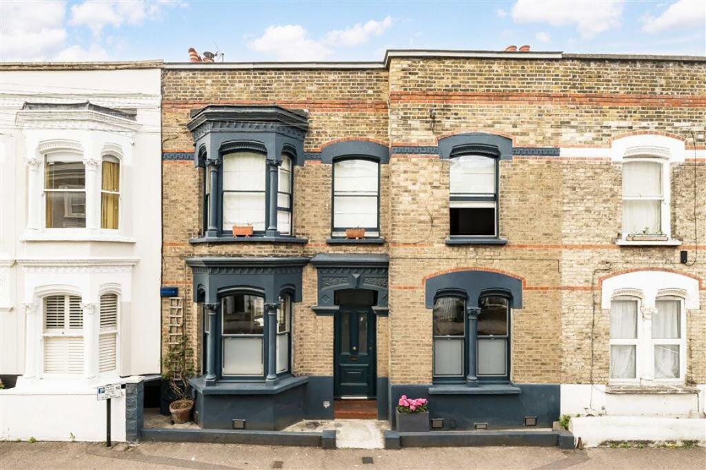 Main image of property: Elm Park, Brixton