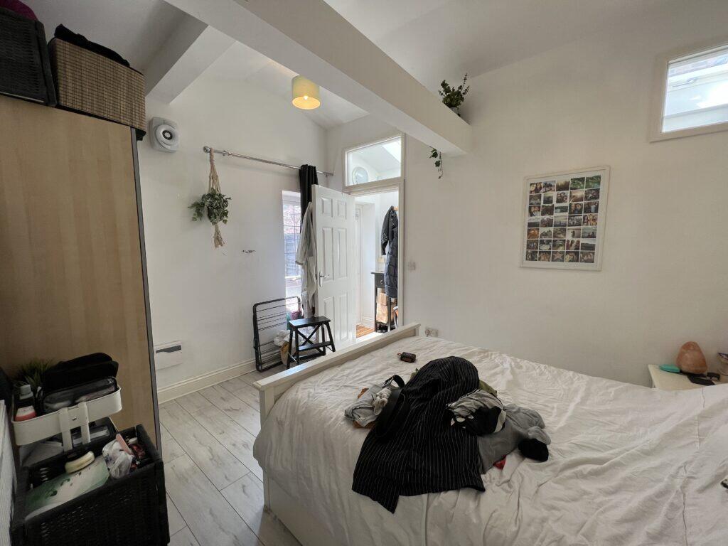 Apartment in Manchester, Parrs Wood, Didsbury - More