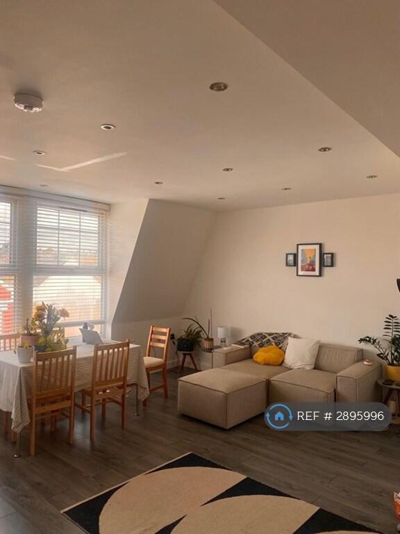 Main image of property: Green Lanes, London, N4