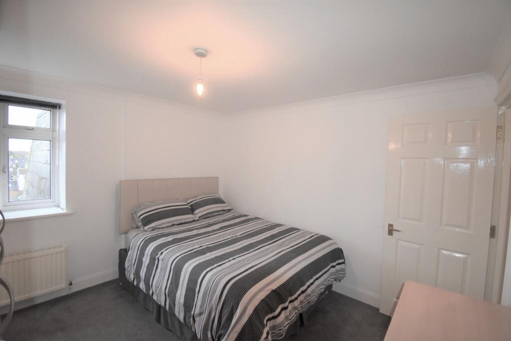 Apartment in Dartford - View 4