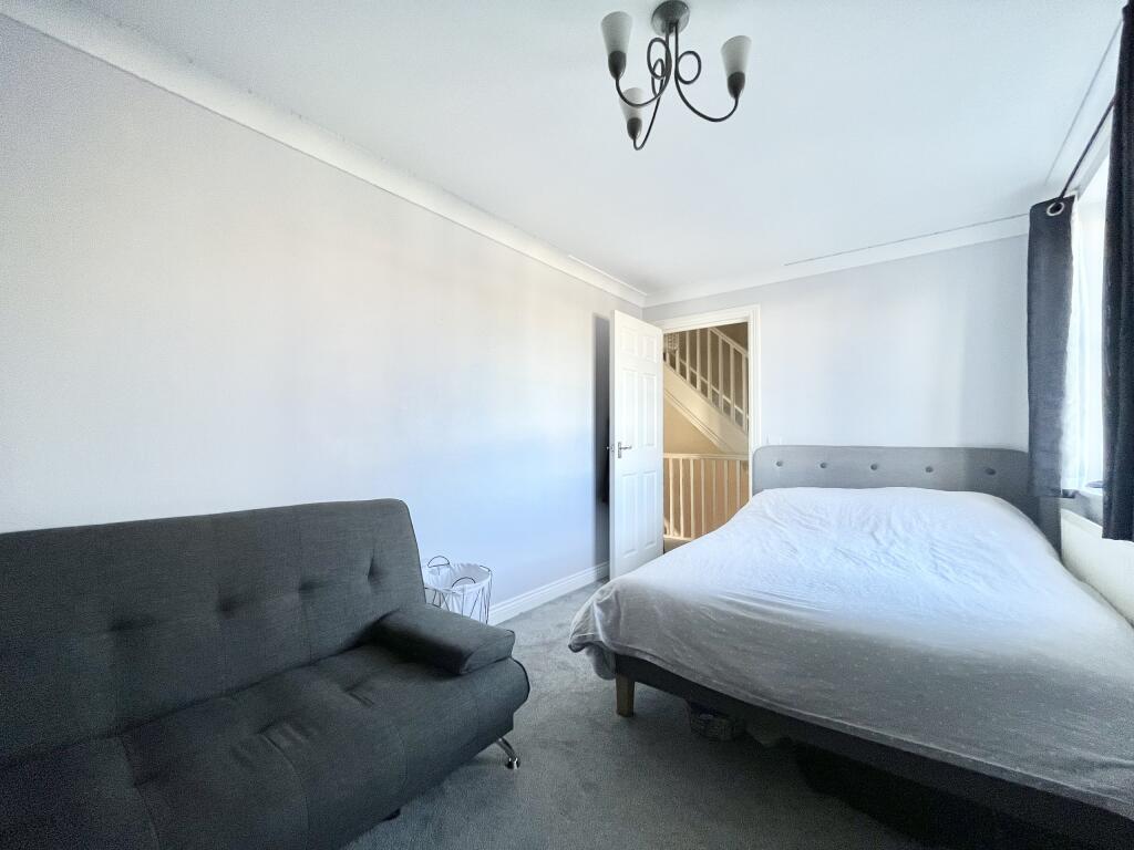 Additional image 16 of Hawks Rise, Yeovil, Somerset - Four Double Bedrooms