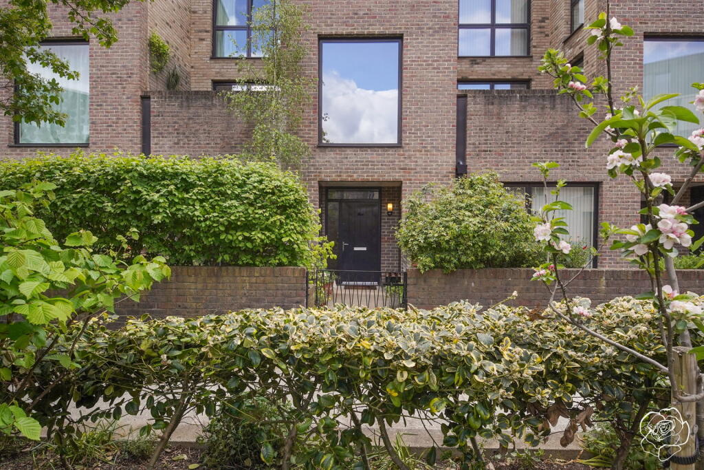 Main image of property: Potters Row, Stratford, E20