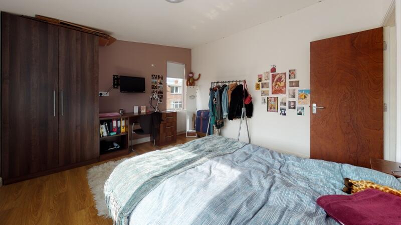 House in Leeds, West Yorkshire - View 4