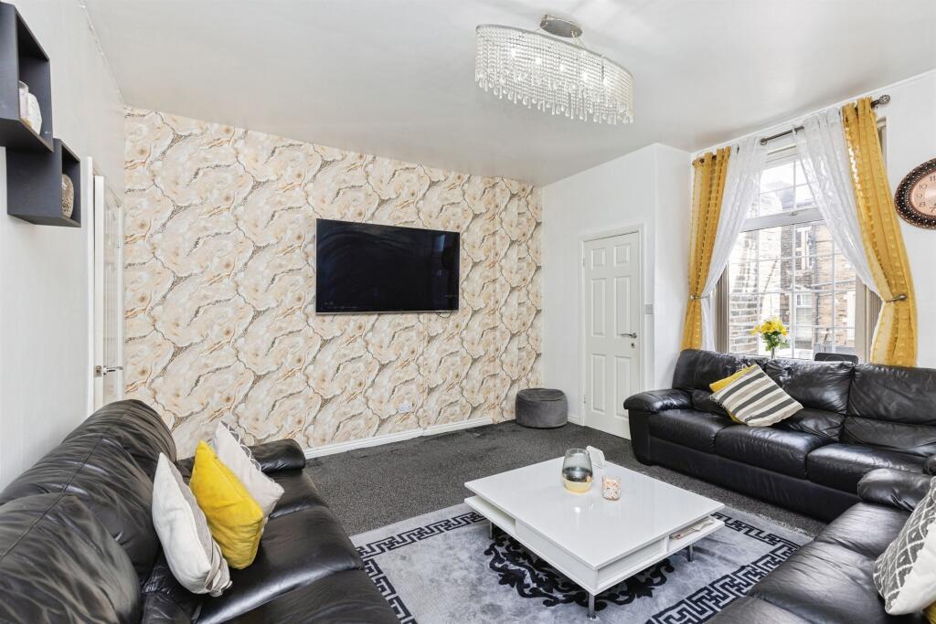 Duckworth Grove, Bradford - View 5