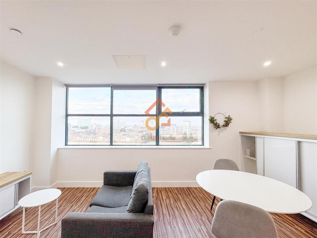 Apartment in Manchester - View 3
