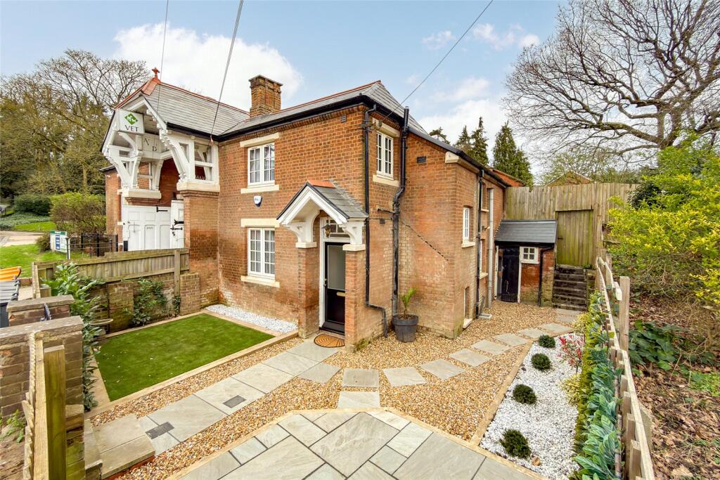 Main image of property: St. Stephens Hill, St. Albans, Hertfordshire, AL1