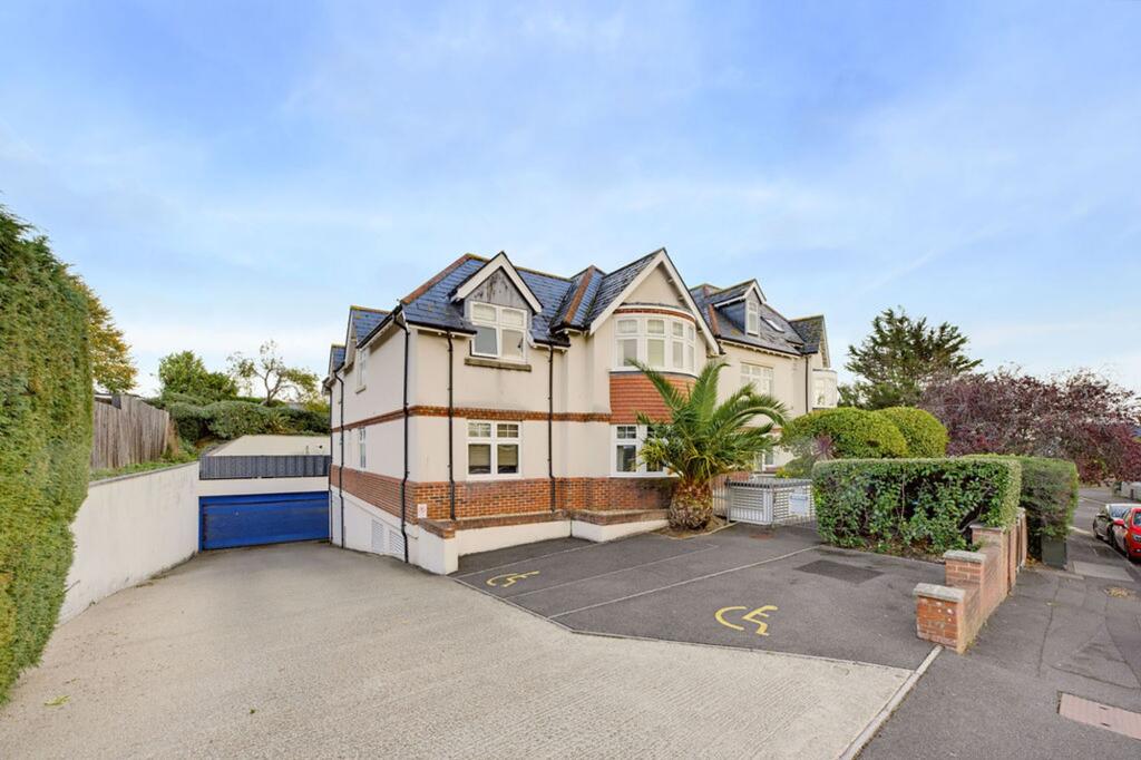 Birds Hill Road, Poole, BH15 photo 2