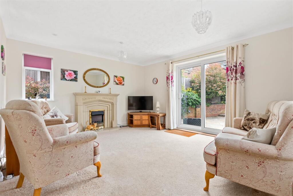House in Stotfold - View 2