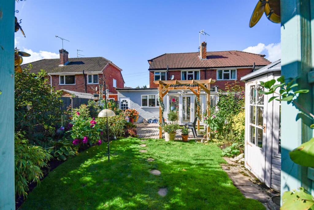 House in South Staffordshire, Wombourne - View 3