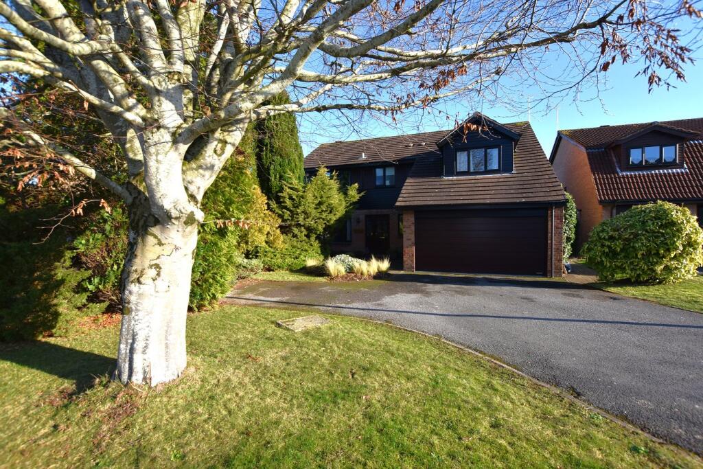 Main image of property: Ashvale Close, Nailsea, Bristol, BS48