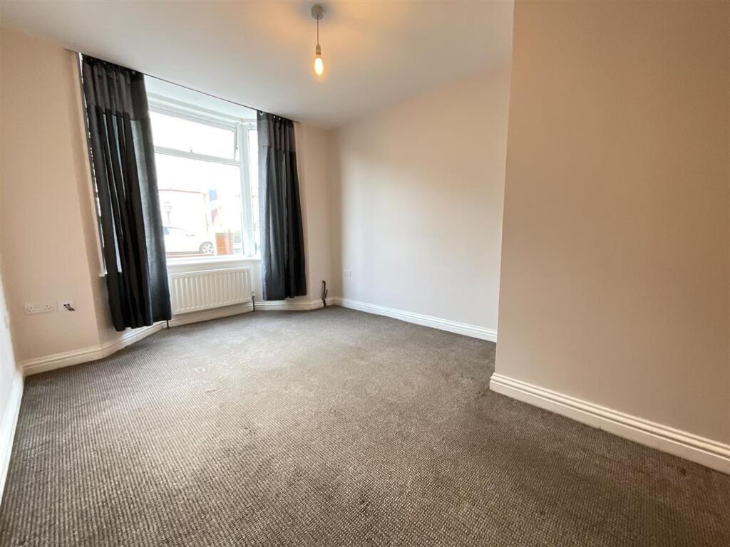 Apartment in York - View 2