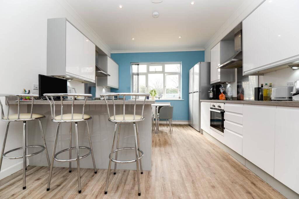 Main image of property: Fareham Road, Gosport, Hampshire, PO13 0AE