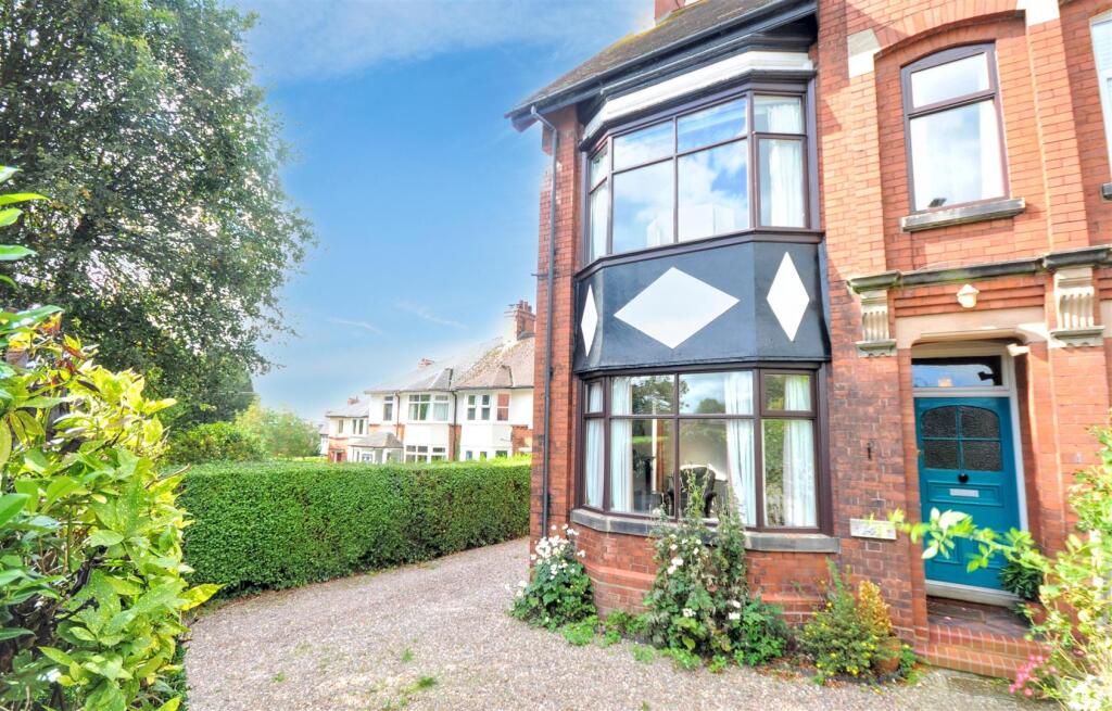 House in Stafford, Oultoncross, Stone - View 2