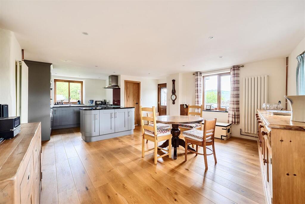House in Torquay - More