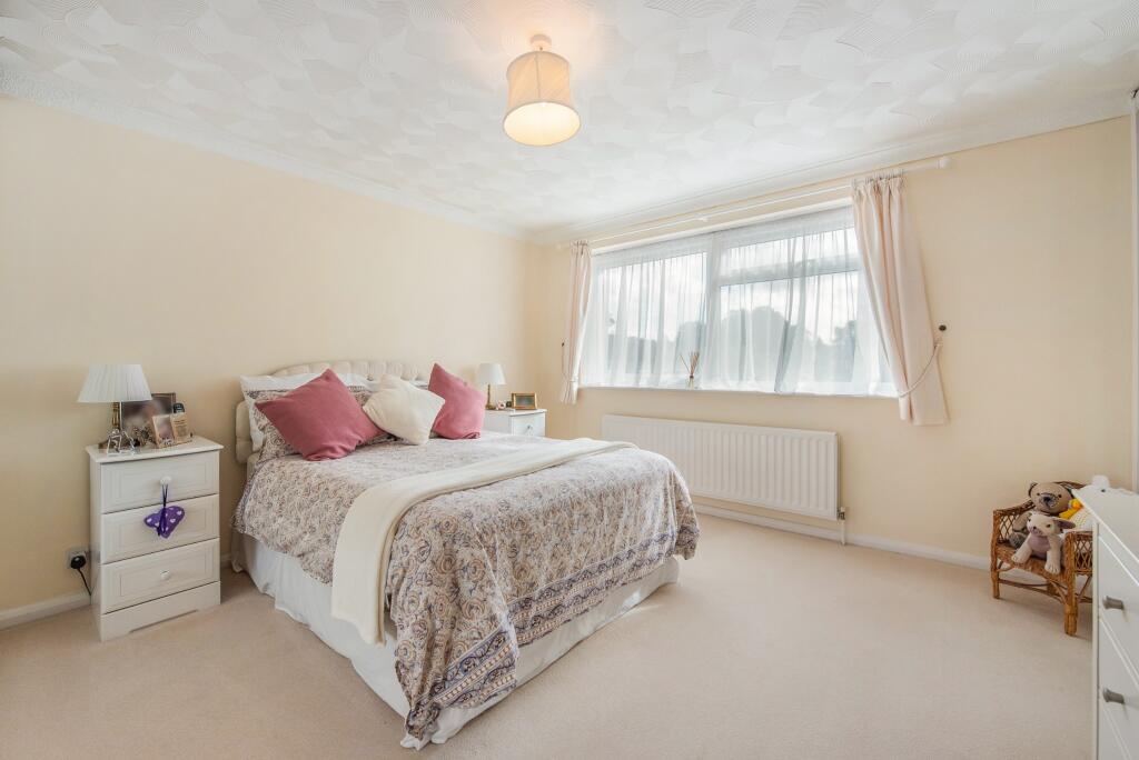 House in Southampton - More