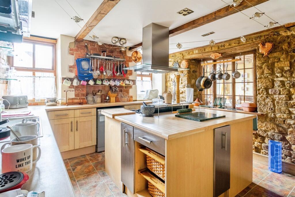 House in Finedon, North Northamptonshire - View 5
