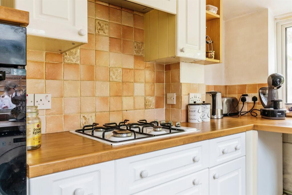 House in Swindon, Calne - More