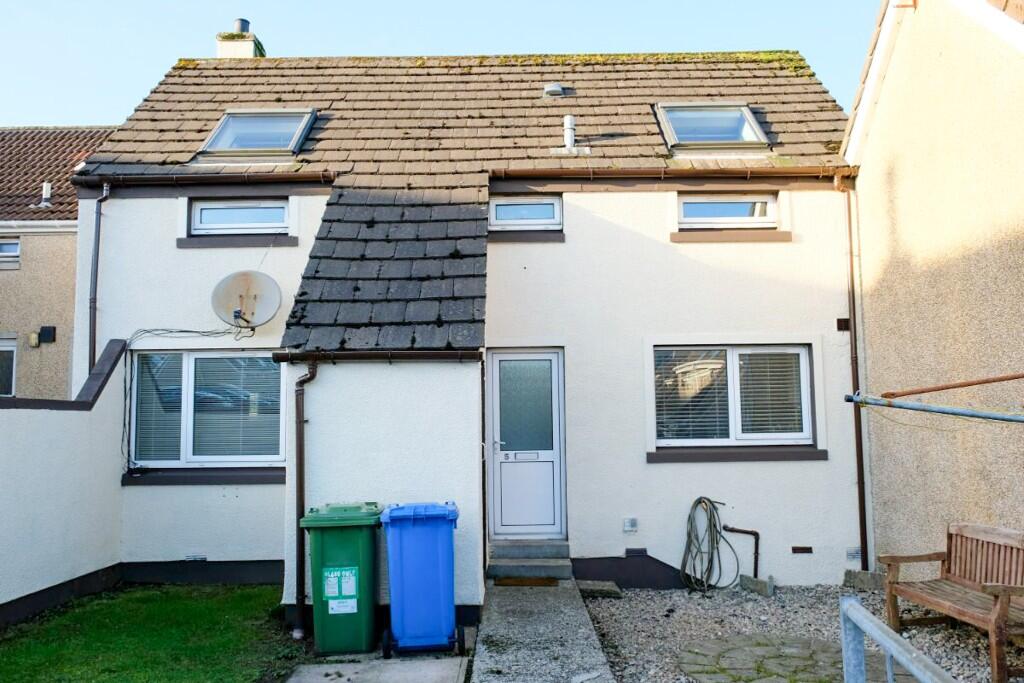 Main image of property: 2 Cearn Hiort, Stornoway, Isle Of Lewis, HS2 2YE