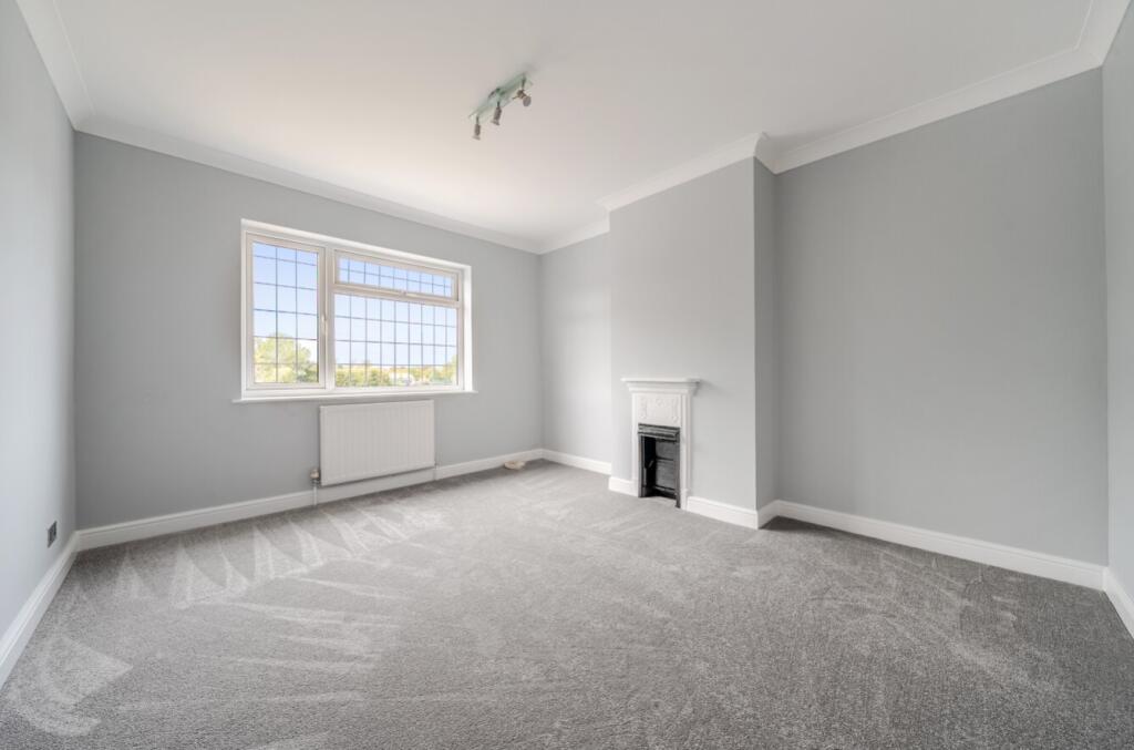 House in Grimsby, Wellow - More