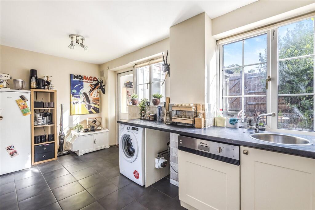 House in Winchester, Winnall - View 5