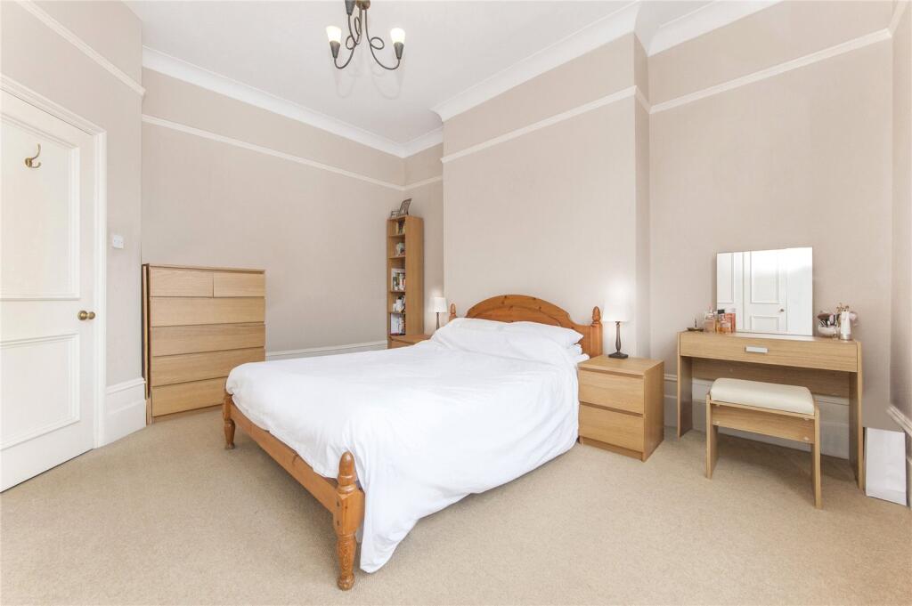 Apartment in London - View 2