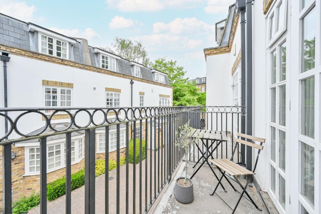 House in London - More
