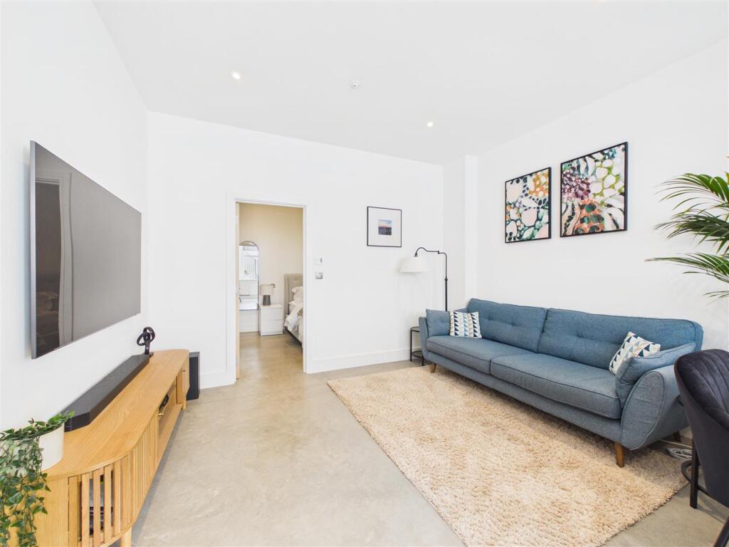 Apartment in London - View 2