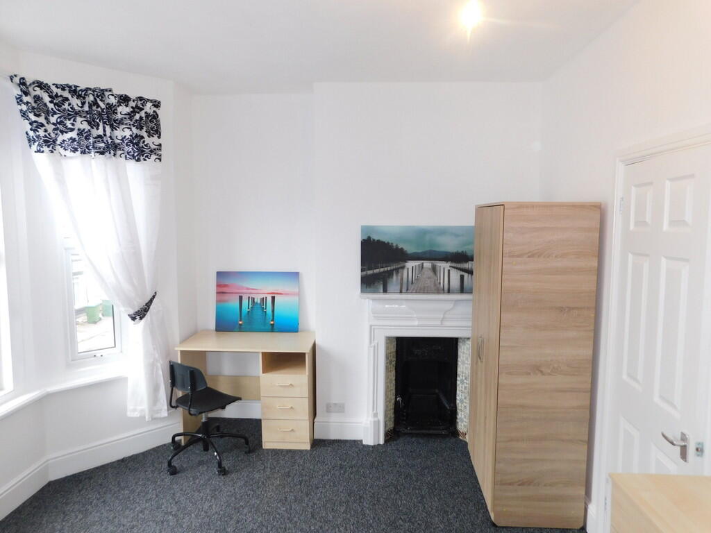 House in Southampton - View 5