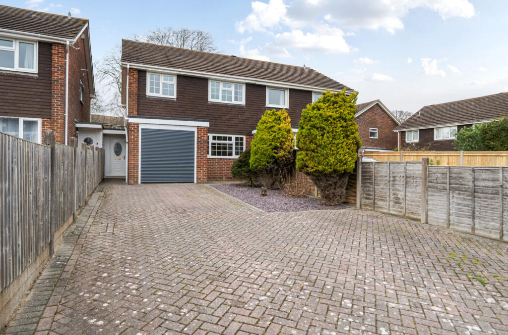 Main image of property: Glenbrook Walk, Fareham, Hampshire, PO14