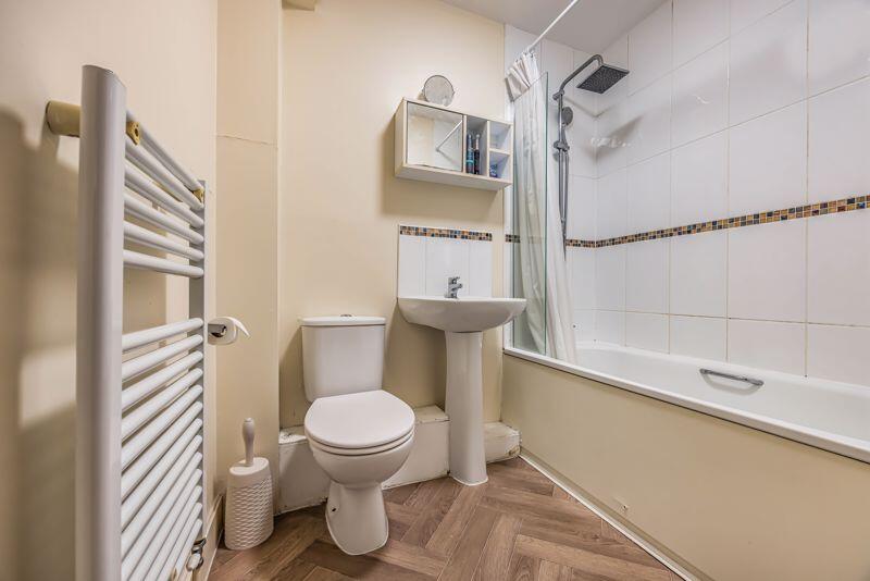 Apartment in Portsmouth, Southsea - More