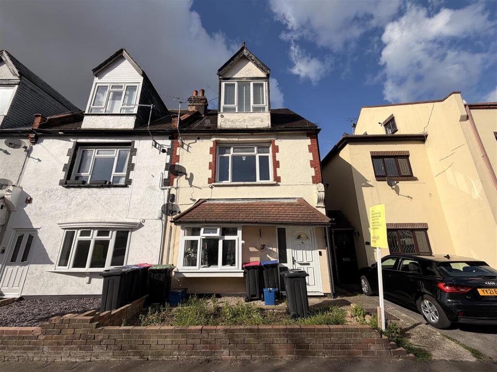 Main image of property: Pall Mall, Leigh-On-Sea