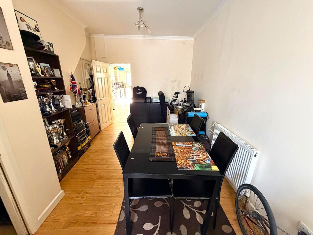 3 bedroom semi-detached house for rent