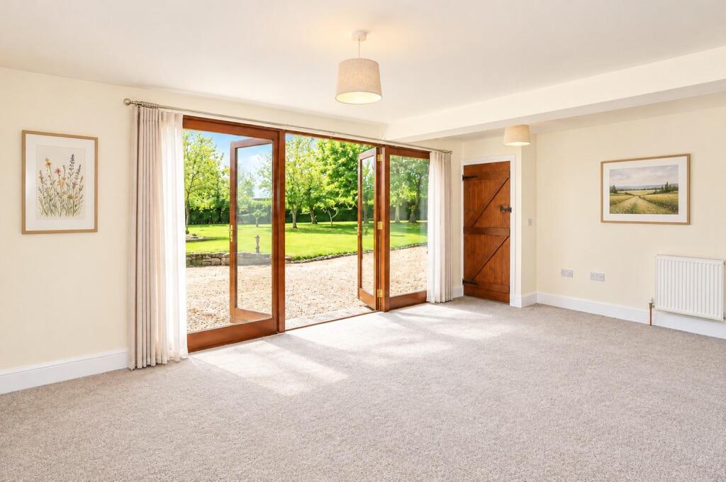 House in Plymouth - View 4