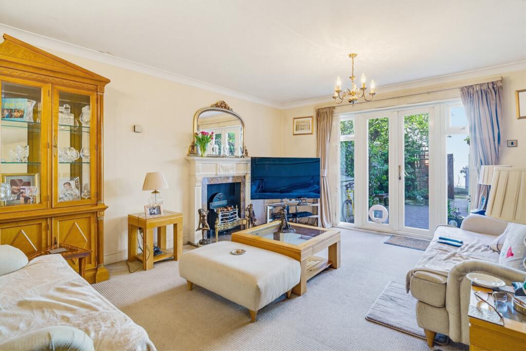 House in London, Wandon Estate, Fulham - View 3