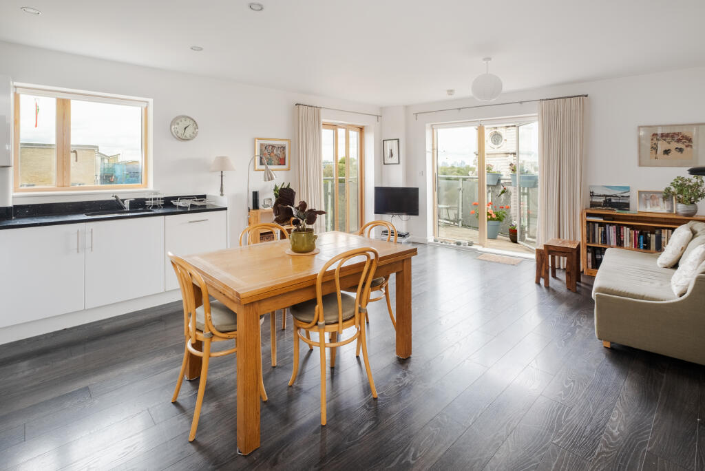Apartment in London - View 3