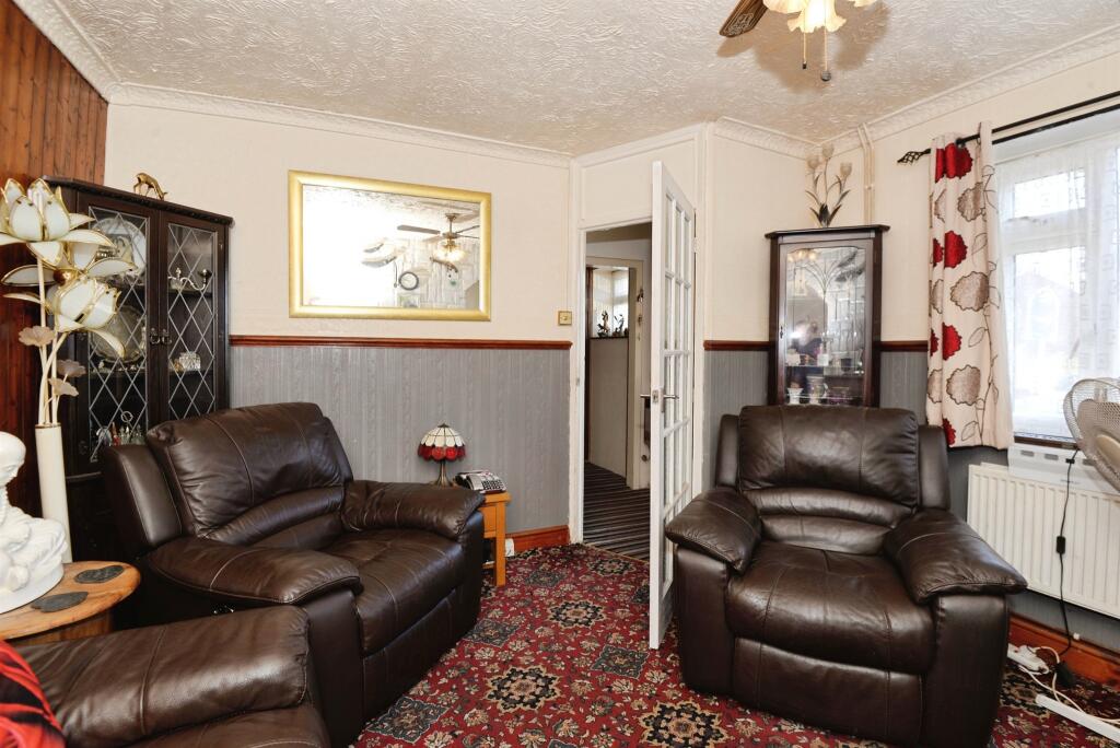 House in Swindon, Walcot East, South Swindon - View 3