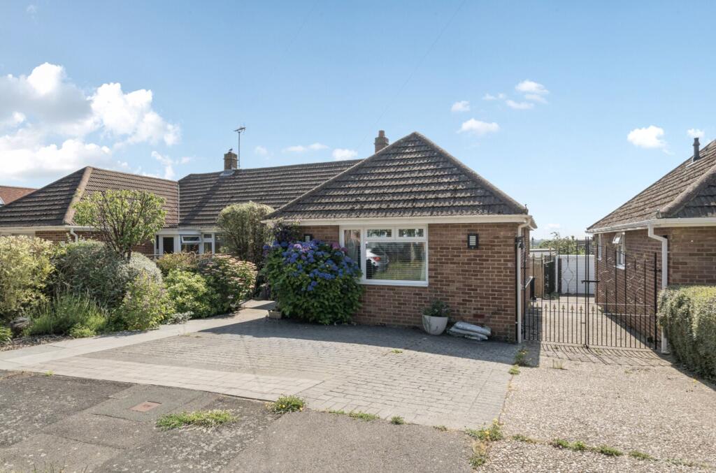 Main image of property: Pinewood Avenue, Havant, PO9