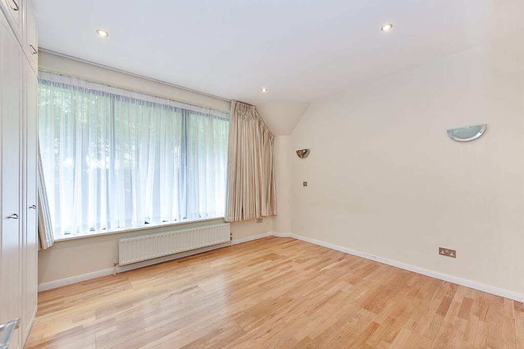 Apartment in London - More