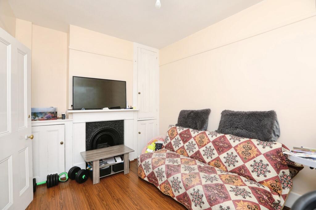 House in Chatham, Medway - View 4