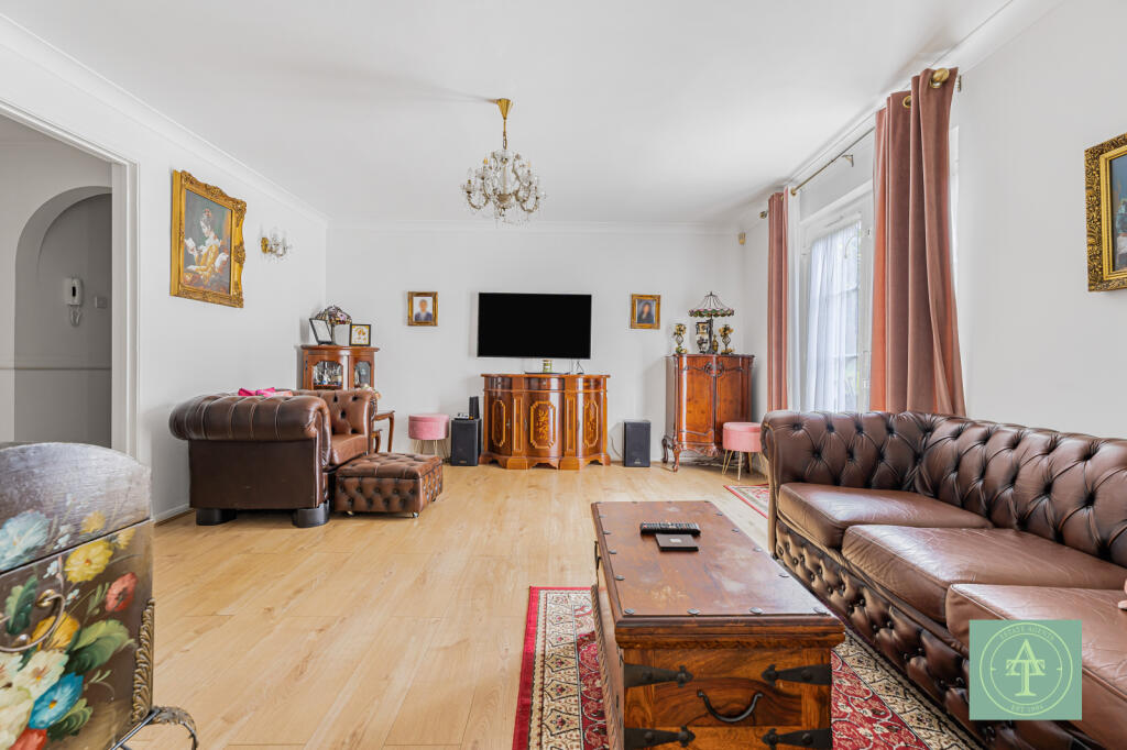 6 Cunard Crescent, Winchmore Hill, N21 photo 3